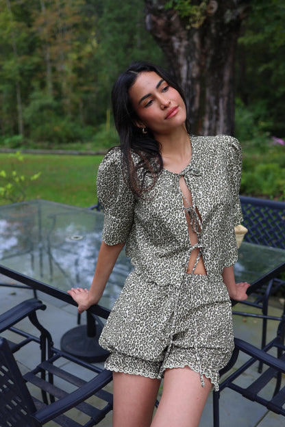 Scallop Bow Top